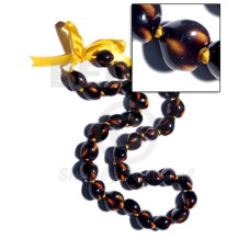 32 pcs. of kukui nuts 32 pcs. of kukui nuts