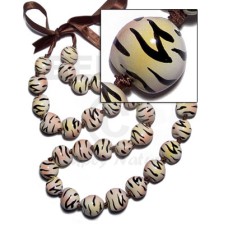 Kukui seeds in animal print Kukui seeds in animal print