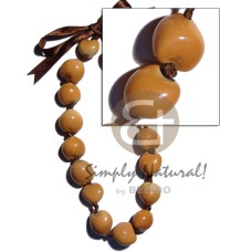 Painted graduated kukui nuts Painted graduated kukui nuts