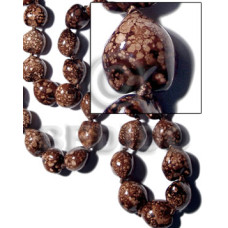 16 pcs. of kukui nuts 16 pcs. of kukui nuts