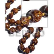 16 pcs. of kukui nuts 16 pcs. of kukui nuts