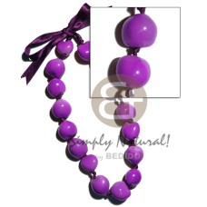 Painted graduated kukui nuts Painted graduated kukui nuts