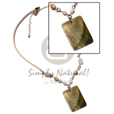 40mm rectangular blacklip pendant