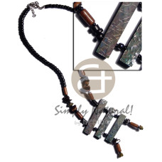 3 graduated green shell cracking