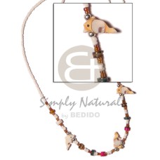 White glass beads luhuanus